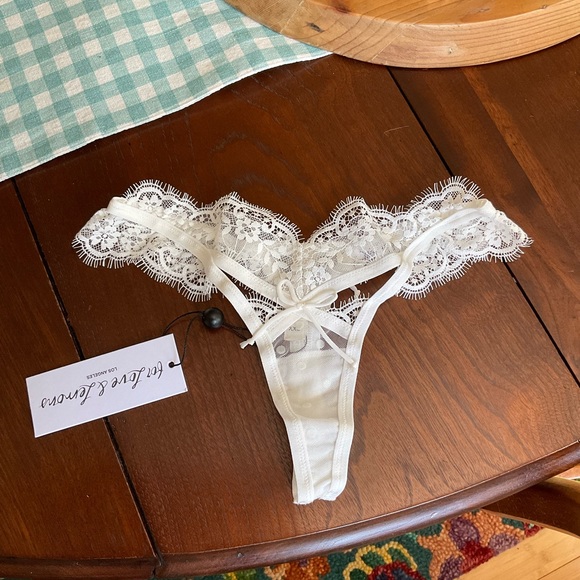 For Love & Lemons Scallop Floral White Lace Cutout Thong Panty, Size XXS… - Picture 4 of 9